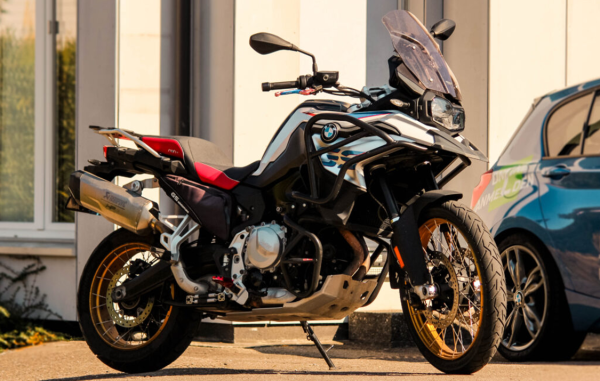 J) BMW F850 GS Adventure